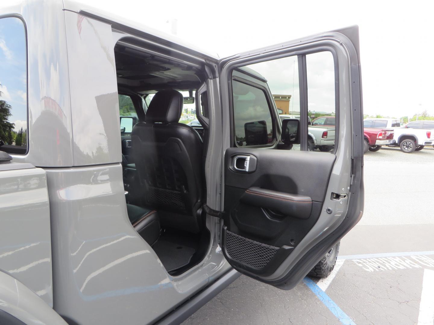 2021 Sting Grey /BLACK Jeep Gladiator Gladiator Mojave (1C6JJTEG4ML) with an 3.6L V6 engine, automatic transmission, located at 2630 Grass Valley Highway, Auburn, CA, 95603, (530) 508-5100, 38.937893, -121.095482 - Mojave Galdiator featuring a Readylift 4" suspension system, 37" Nitto Ridge Grappler tires, 17" Fuel Ammo wheels, Rugged Ridge bed cover, and window tint. - Photo#51